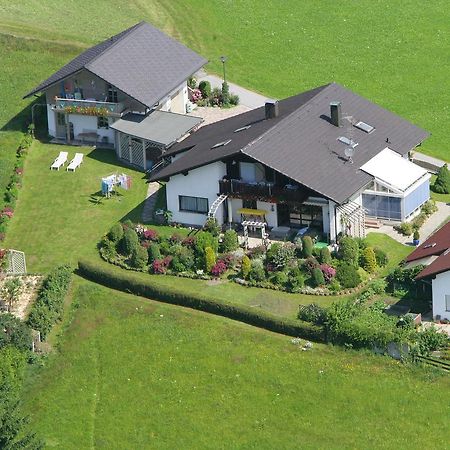 Ferienhaus Und Ferienwohnungen Holzapfel Geiersthal Exterior foto