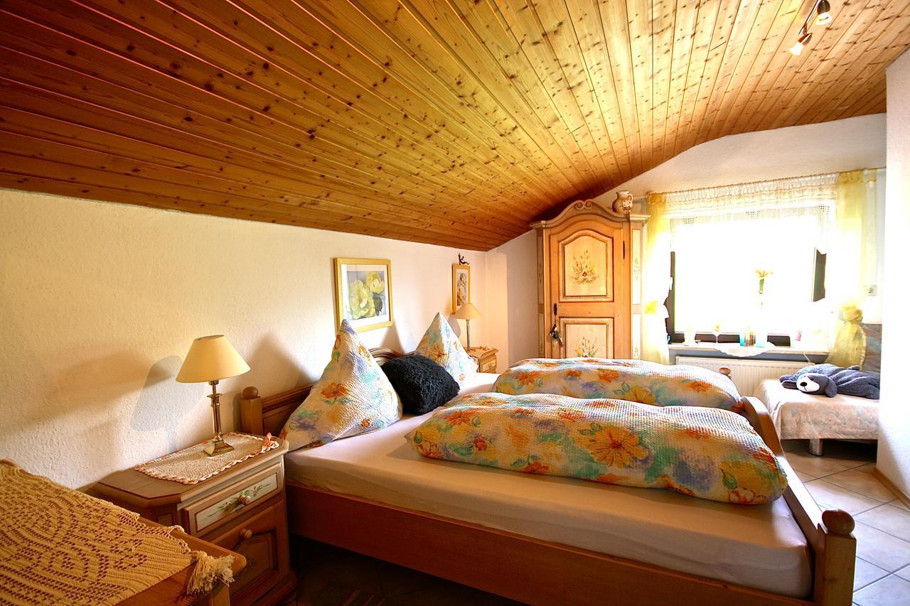 Ferienhaus Und Ferienwohnungen Holzapfel Geiersthal Exterior foto